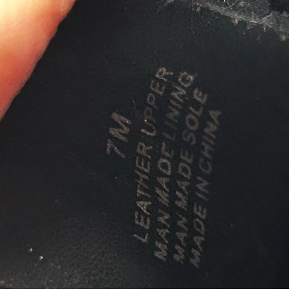 Reba Black Ankle Boots with‎ Pointed Toe and Moderate Heel